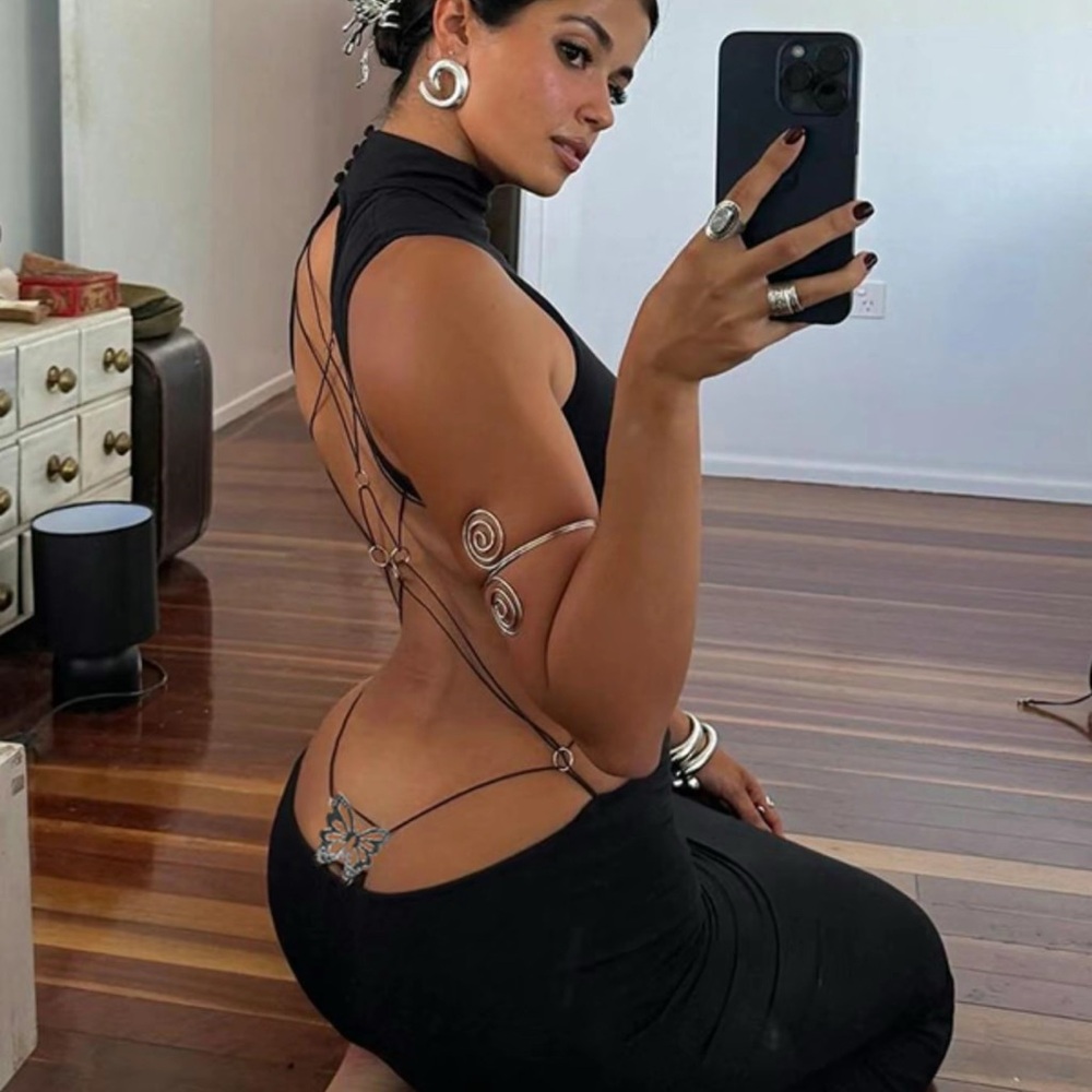 Elegant Black Backless Dress